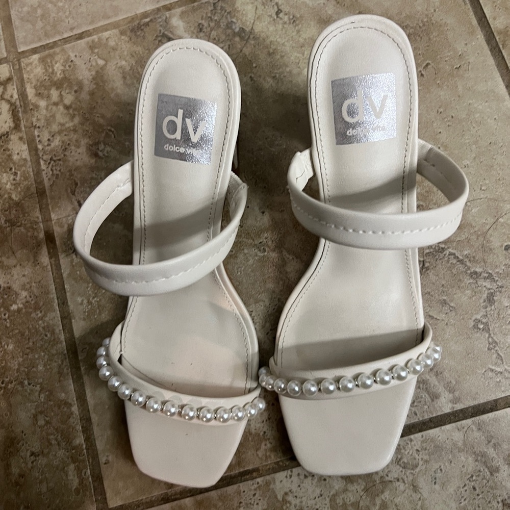 Dolce vita Yeslyn pearl heels